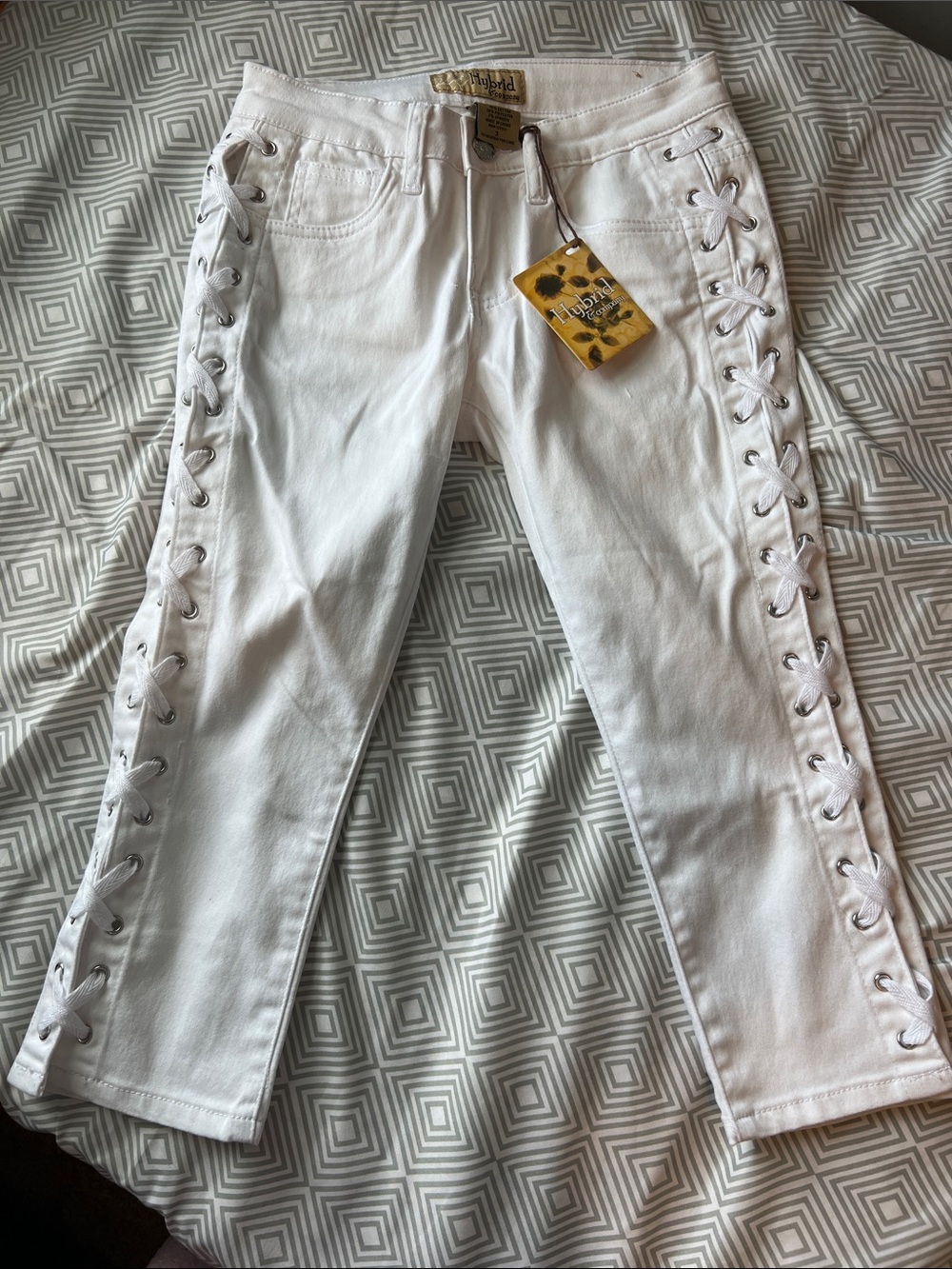 Hybrid & Company White Capri pants laced up sides NWT SZ S